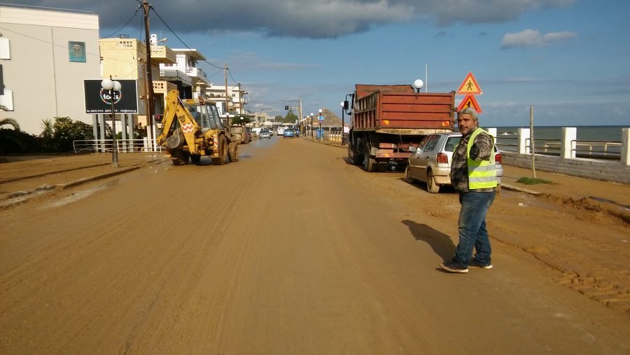 Ο «Δαίδαλος» στα Χανιά κατέστρεψε δρόμους, σπίτια, παραλίες [εικόνες] | iefimerida.gr 14