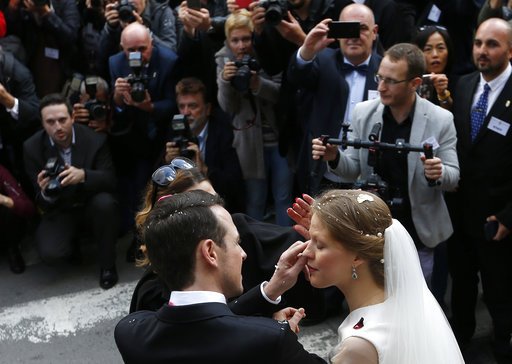 Πριγκιπικός γάμος στη Σερβία: Ο «γαλαζοαίματος» και η γραφίστρια [εικόνες] | iefimerida.gr 3