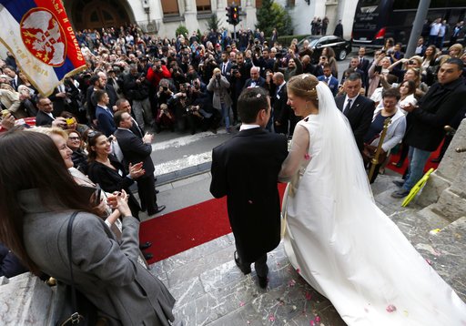 Πριγκιπικός γάμος στη Σερβία: Ο «γαλαζοαίματος» και η γραφίστρια [εικόνες] | iefimerida.gr 5