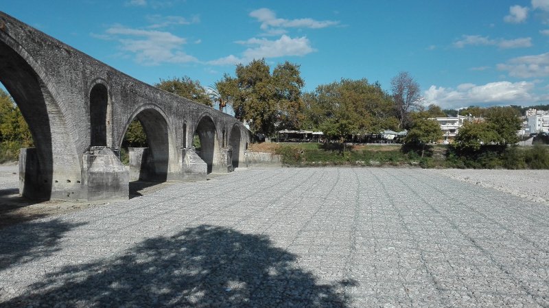 Ολοκληρώθηκαν οι εργασίες στο ιστορικό γεφύρι της Αρτας [εικόνες] | iefimerida.gr 0