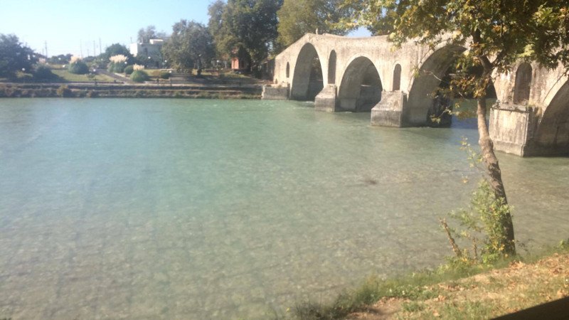 Ολοκληρώθηκαν οι εργασίες στο ιστορικό γεφύρι της Αρτας [εικόνες] | iefimerida.gr 1