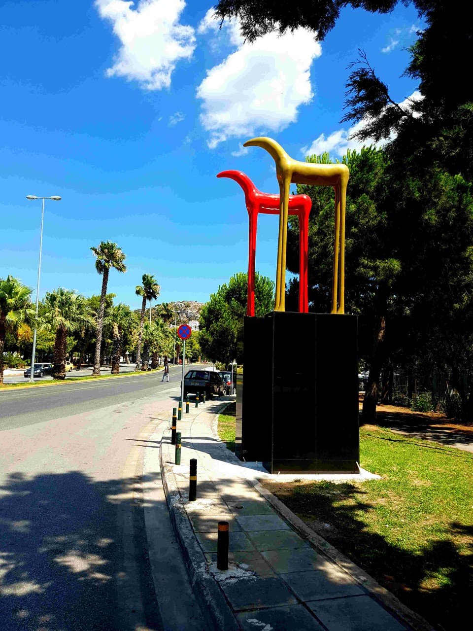 Κωστής Γεωργίου: Ο εικαστικός που γέμισε με γλυπτά Βρυξέλλες, Σαγκάη,  Φάληρο, Βούλα [εικόνες]  | iefimerida.gr 3