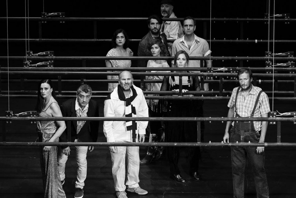 Καινοτομεί ο Χουβαρδάς με τον «Γλάρο» -Θα παίζεται στην είσοδο και ανάμεσα στο κοινό [εικόνες  & βίντεο]  | iefimerida.gr 1