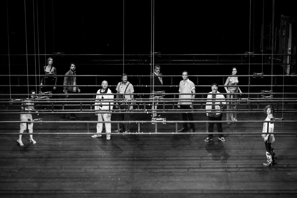 Καινοτομεί ο Χουβαρδάς με τον «Γλάρο» -Θα παίζεται στην είσοδο και ανάμεσα στο κοινό [εικόνες  & βίντεο]  | iefimerida.gr 2