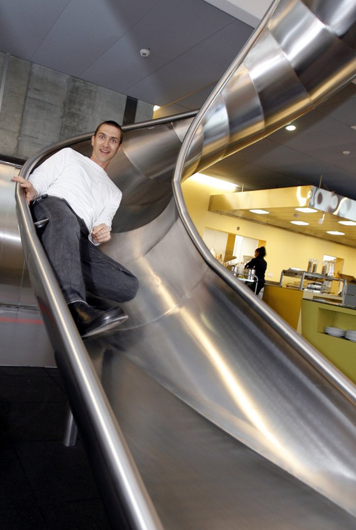 Πώς είναι να δουλεύει κανείς για την Google – Δωρεάν γεύματα, παιχνίδια και απίθανα πάρτι [εικόνες] | iefimerida.gr 13