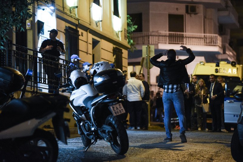 Σοκαρισμένη η οικογένεια Ζαφειρόπουλου: «Δεν θα ξαναμιλήσει στα παιδιά του» [εικόνες] | iefimerida.gr 3