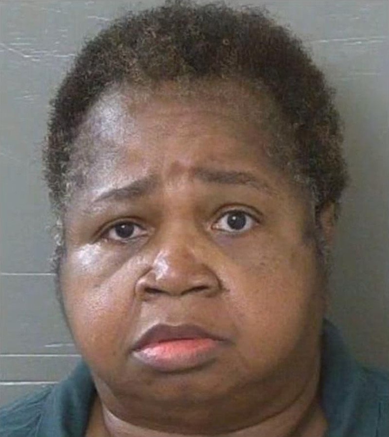 Γυναίκα 150 κιλών έκατσε πάνω σε κοριτσάκι για να το τιμωρήσει και το σκότωσε [εικόνες & βίντεο] | iefimerida.gr 0