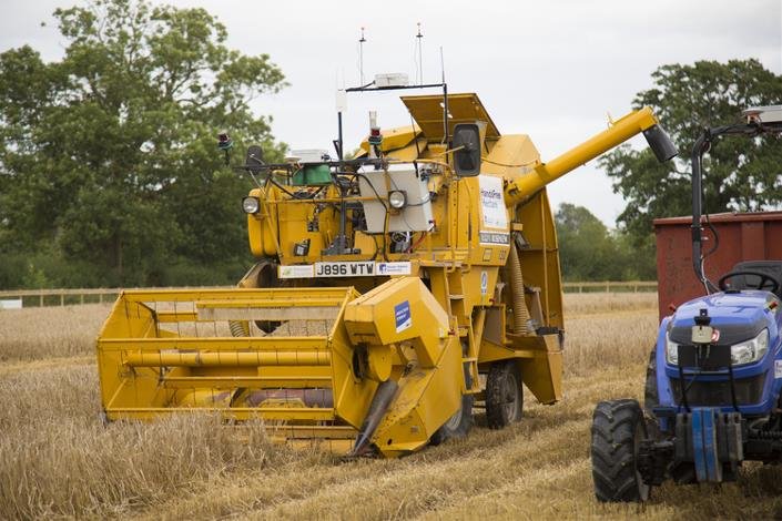 Το πρώτο αγρόκτημα με ρομπότ γεωργό -Σπέρνει, θερίζει, ποτίζει [εικόνα &amp; βίντεο] | iefimerida.gr 0