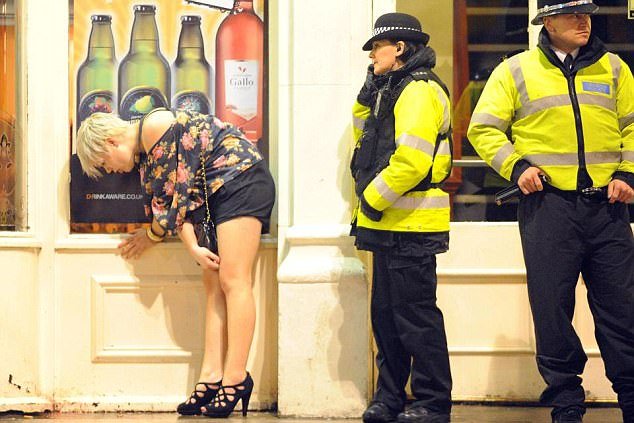 Τα άγρια πάρτι με σεξ, όργια και ναρκωτικά των φοιτητών της Οξφόρδης και του Κέμπριτζ -Ολα όσα συμβαίνουν [εικόνες] | iefimerida.gr 6