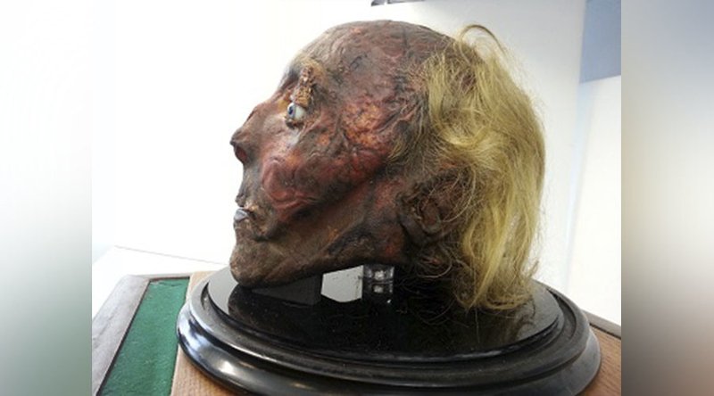 Τρομακτικό, αλλά ιστορικής αξίας -Το κεφάλι του φιλόσοφου Τζέρεμι Μπένθαμ γίνεται έκθεμα [εικόνες] | iefimerida.gr 1