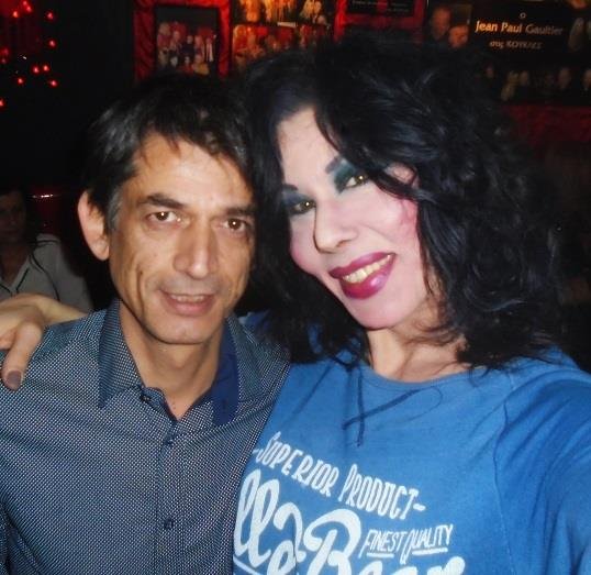 Οι ξέγνοιαστες στιγμές του Καρανίκα σε... drag show [εικόνες] | iefimerida.gr 2