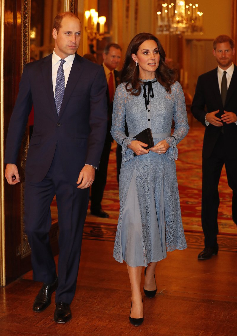 Η πρώτη δημόσια εμφάνιση της εγκύου (στο τρίτο παιδί) Κέιτ Μίντλετον [εικόνες] | iefimerida.gr 0