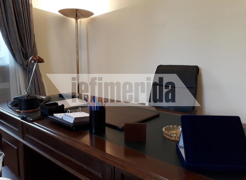 Στο γραφείο του Κωνσταντίνου Μητσοτάκη στη Βουλή μετακόμισε ο Βασίλης Λεβέντης [εικόνες] | iefimerida.gr 0