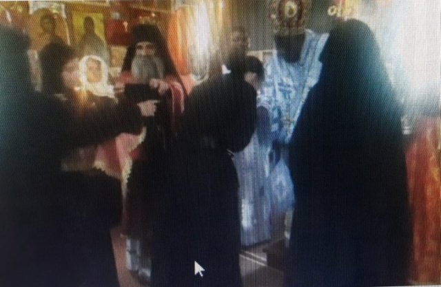 Η Ναταλία Λιονάκη με μαλλιά ως το γόνατο χειροτονήθηκε μοναχή -Σε τελετή στην Κένυα [εικόνες & βίντεο] | iefimerida.gr 2