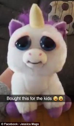 Το πιο τρομακτικό λούτρινο παιχνίδι -Αγόρι το βλέπει και αρχίζει να κλαίει [εικόνες & βίντεο] | iefimerida.gr 0