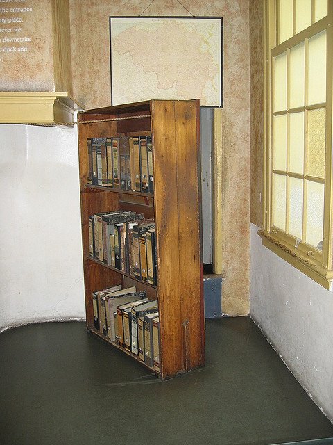 Θα μάθουμε ποτέ ποιος κατέδωσε την Αννα Φρανκ; [εικόνες] | iefimerida.gr 5