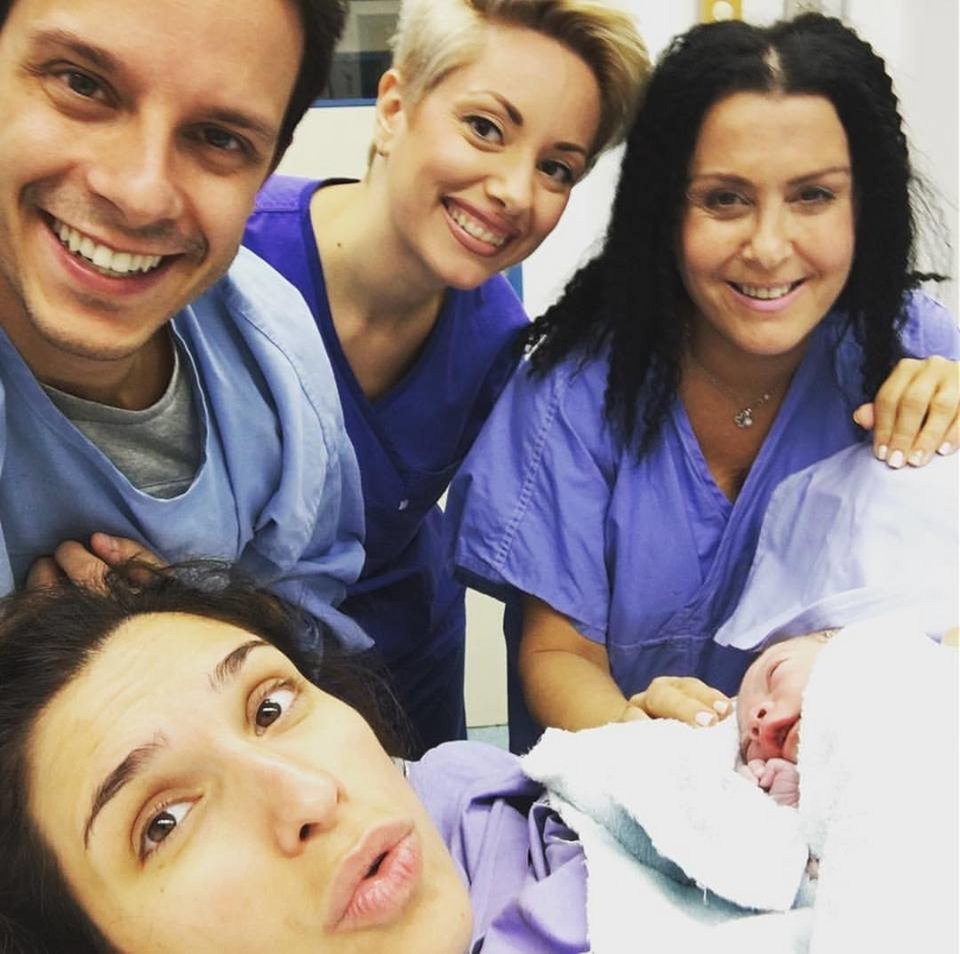 Γονείς έγιναν Μακαλιάς-Ψυχράμη: Η πρώτη φωτογραφία με τον γιο τους [εικόνες] | iefimerida.gr 0