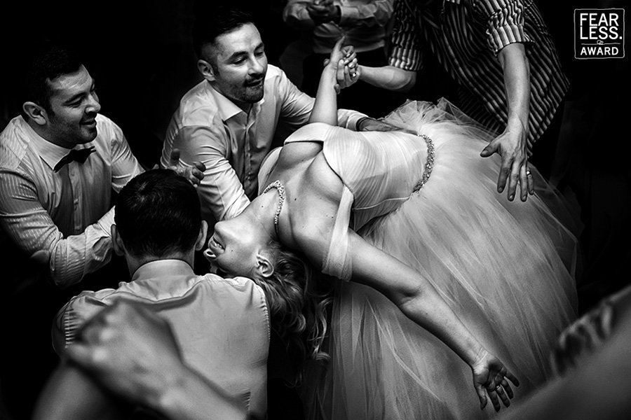 Οι καλύτερες γαμήλιες φωτογραφίες για το 2017 -Ξεφεύγουν από τα συνηθισμένα [εικόνες] | iefimerida.gr 18