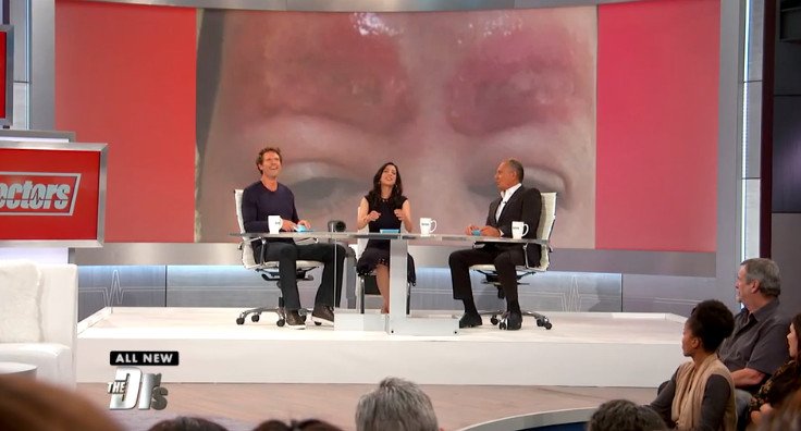 Εικόνες-σοκ: Γυναίκα πήγε να πυκνώσει τα φρύδια και έφυγε με δυο τεράστιες ουλές [εικόνες] | iefimerida.gr 0