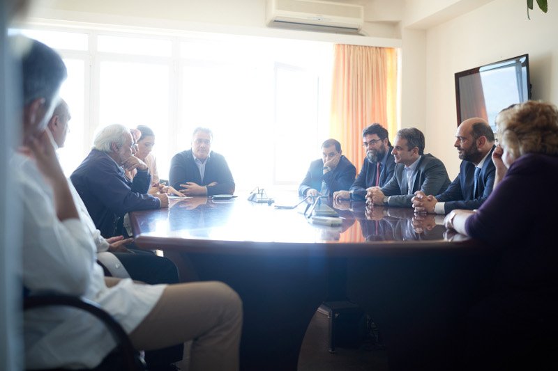 Ο Μητσοτάκης στο «Μεταξά»: Απόλυτη προτεραιότητα  οι προσλήψεις στο χώρο της Υγείας  [εικόνες] | iefimerida.gr 4