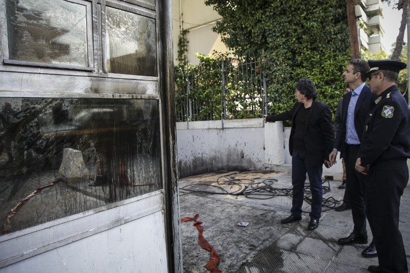 Στο Αστυνομικό Τμήμα Πεύκης ο Κυριάκος Μητσοτάκης -Ενημερώθηκε για την επίθεση | iefimerida.gr 0