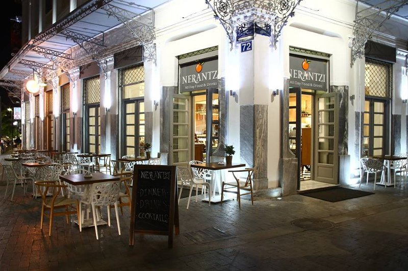 Η νυχτερινή έξοδος του Αλέξη Τσίπρα και της συζύγου του στο Μοναστηράκι [εικόνες] | iefimerida.gr 0