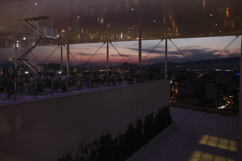 Η Le Monde αποθεώνει το «Σταύρος Νιάρχος»: «Η διαμαντόπετρα στης γης το δακτυλίδι» [εικόνες] | iefimerida.gr 2