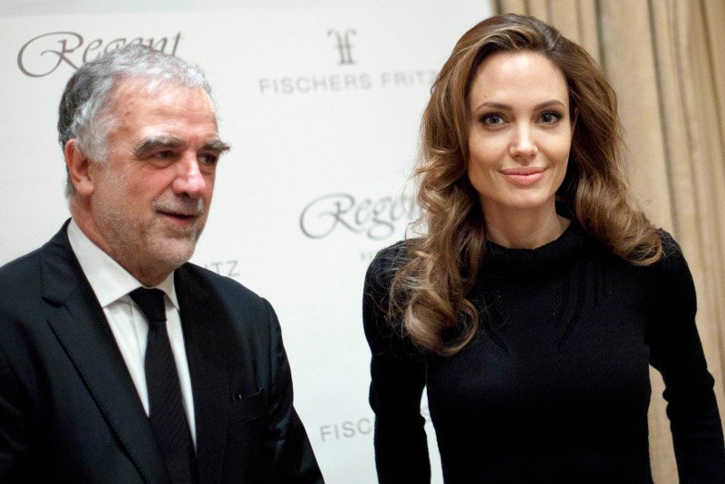 Ζήτησαν από την Αντζελίνα Τζολί να κάνει το «δόλωμα» για τη σύλληψη διαβόητου Αφρικανού πολέμαρχου [εικόνες]   | iefimerida.gr 0