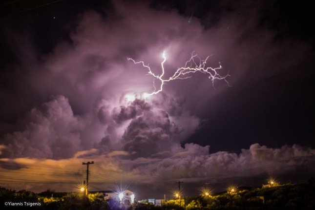 Ο «Δαίδαλος» έκανε έργο τέχνης τον ουρανό της Κρήτης [εικόνες]  | iefimerida.gr 0