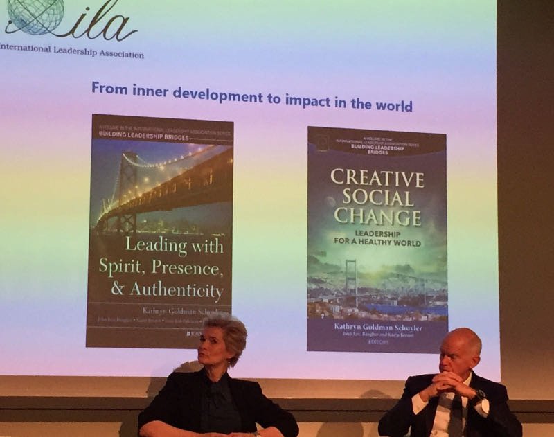 Ο Παπανδρέου πήρε το βραβείο «Ηγετικής Προσφοράς»: Ο ηγέτης είναι περιπατητής χωρίς πυξίδα [εικόνες] | iefimerida.gr 1