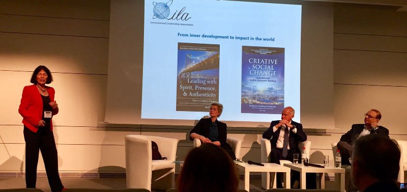 Ο Παπανδρέου πήρε το βραβείο «Ηγετικής Προσφοράς»: Ο ηγέτης είναι περιπατητής χωρίς πυξίδα [εικόνες] | iefimerida.gr 3