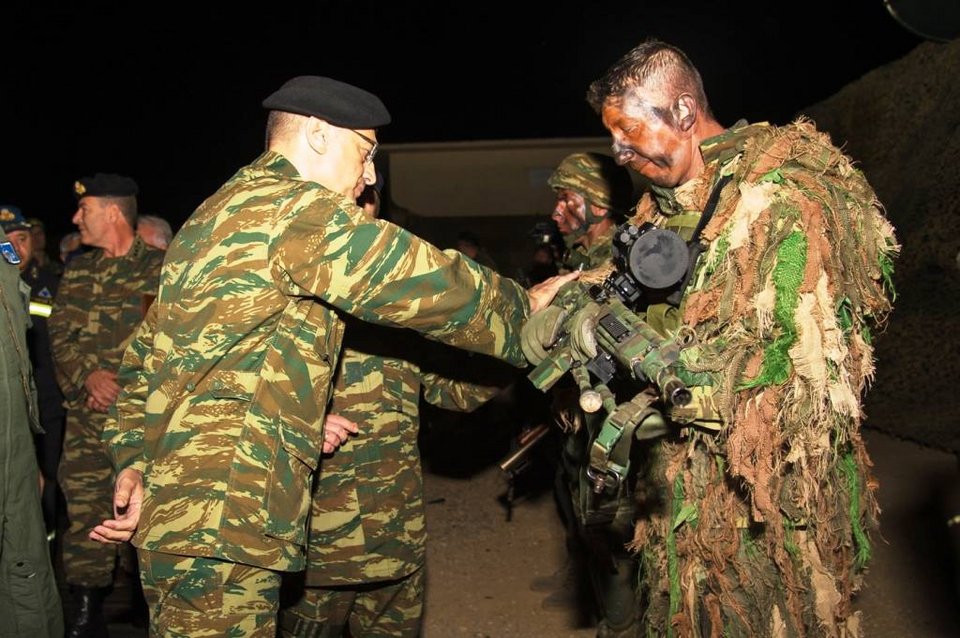 Eκαναν τη νύχτα μέρα: Η εντυπωσιακή άσκηση «Ολύμπιος Κεραυνός» [εικόνες] | iefimerida.gr 1