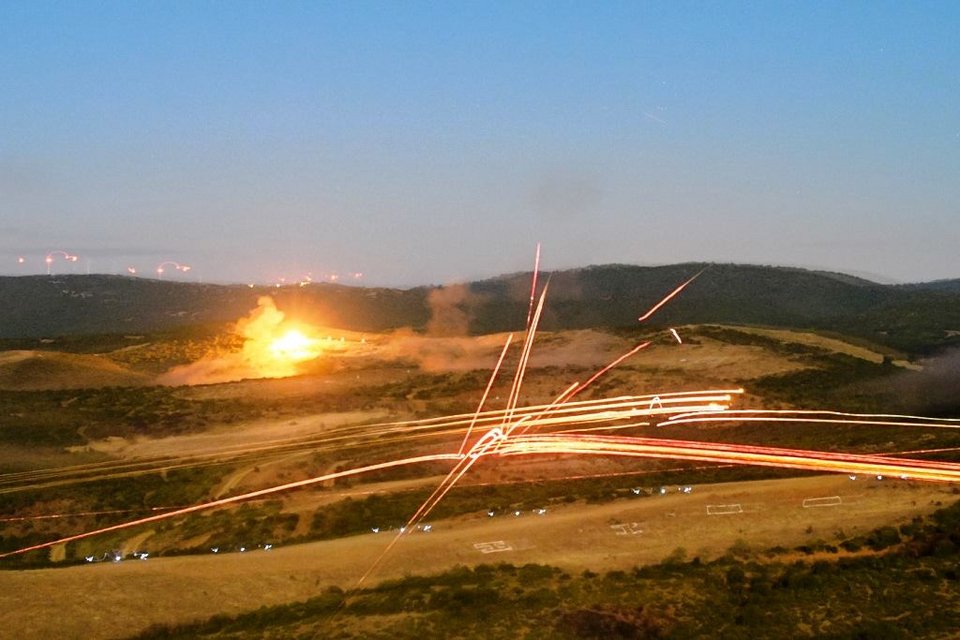 Eκαναν τη νύχτα μέρα: Η εντυπωσιακή άσκηση «Ολύμπιος Κεραυνός» [εικόνες] | iefimerida.gr 3