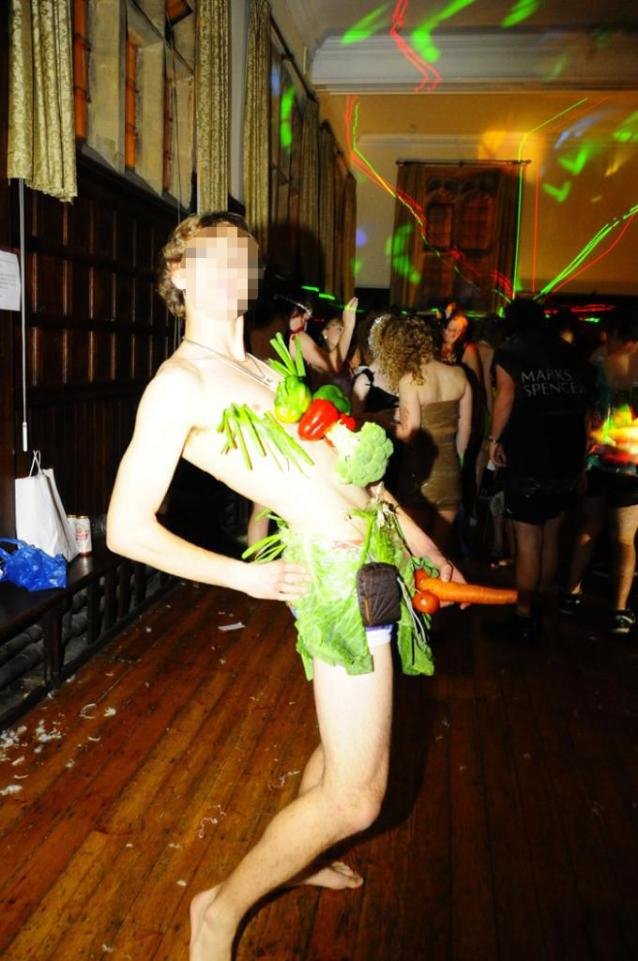 Τα άγρια πάρτι με σεξ, όργια και ναρκωτικά των φοιτητών της Οξφόρδης και του Κέμπριτζ -Ολα όσα συμβαίνουν [εικόνες] | iefimerida.gr 4