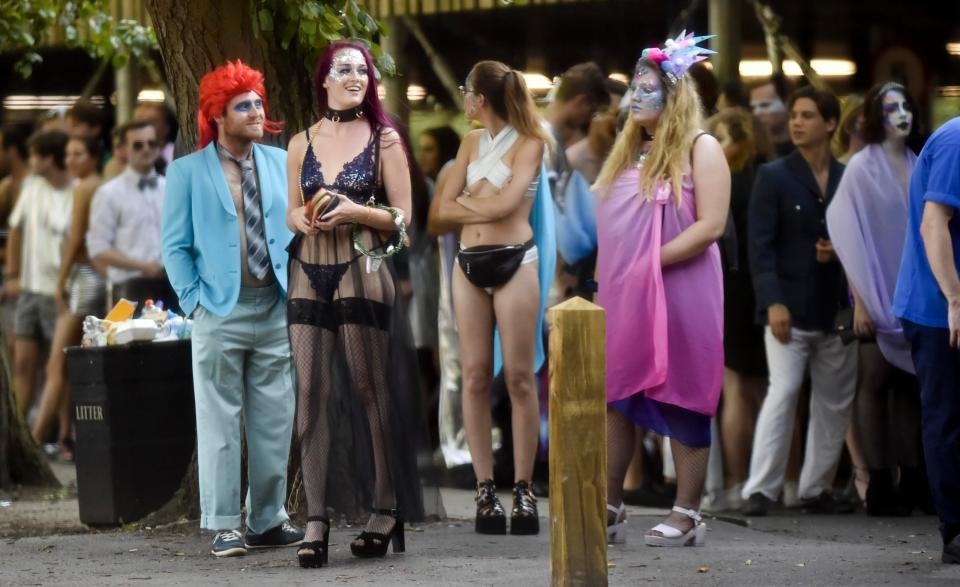 Τα άγρια πάρτι με σεξ, όργια και ναρκωτικά των φοιτητών της Οξφόρδης και του Κέμπριτζ -Ολα όσα συμβαίνουν [εικόνες] | iefimerida.gr 5