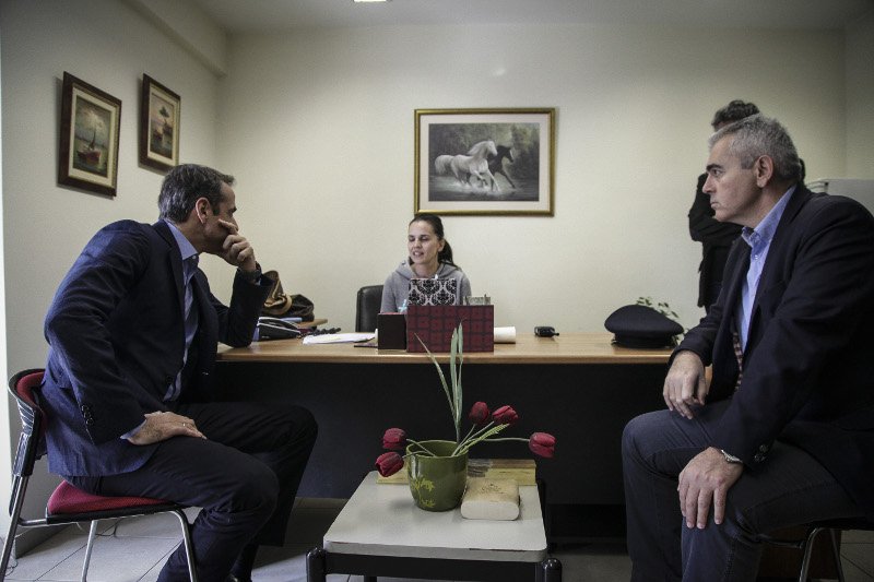 Στο Αστυνομικό Τμήμα Πεύκης ο Κυριάκος Μητσοτάκης -Ενημερώθηκε για την επίθεση | iefimerida.gr 2