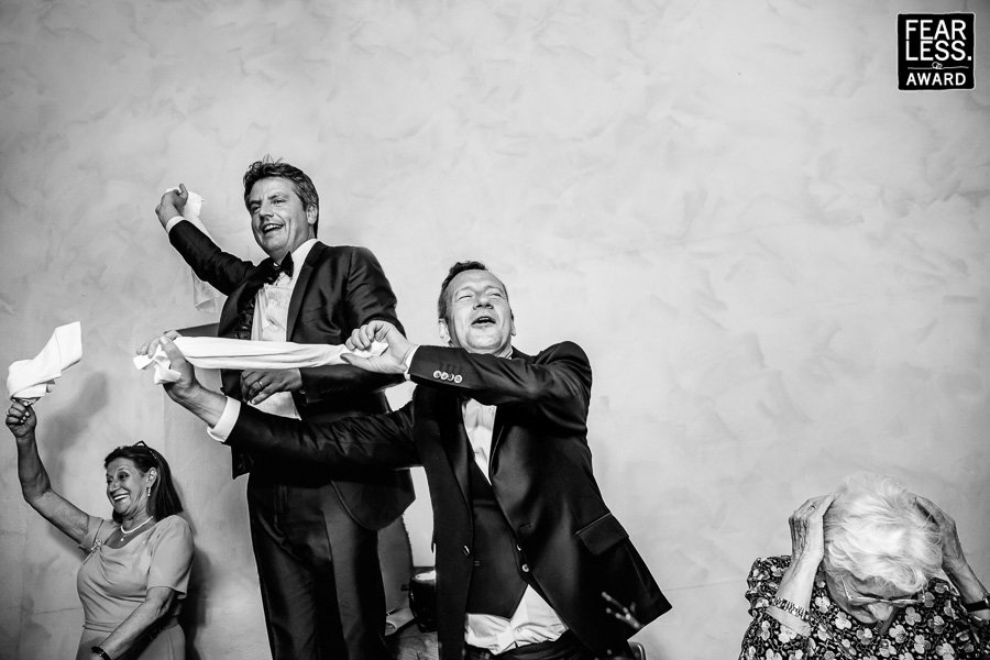 Οι καλύτερες γαμήλιες φωτογραφίες για το 2017 -Ξεφεύγουν από τα συνηθισμένα [εικόνες] | iefimerida.gr 16