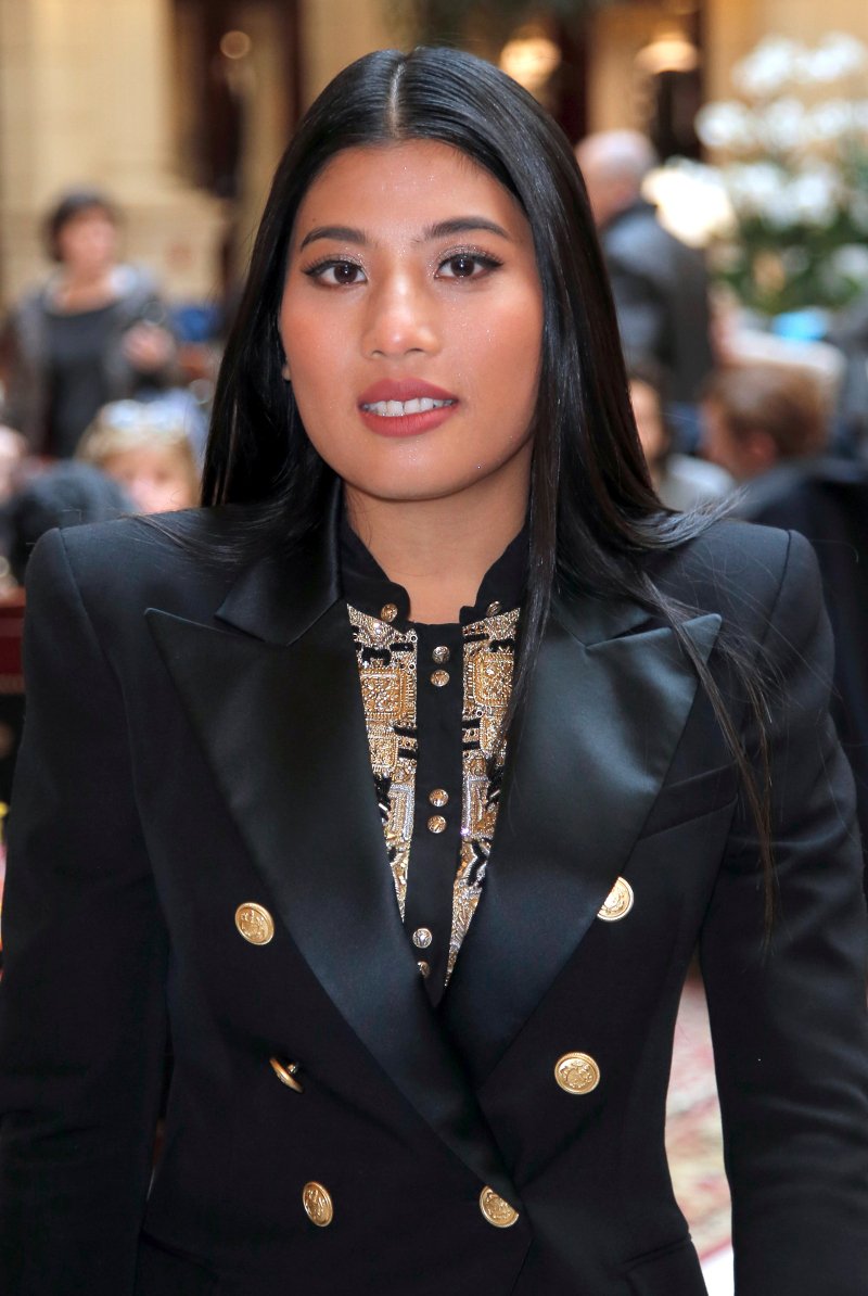 Η θλιμμένη νεαρή πριγκίπισσα της Ταϊλάνδης τράβηξε τα βλέμματα στην κηδεία του βασιλιά [εικόνες] | iefimerida.gr 3