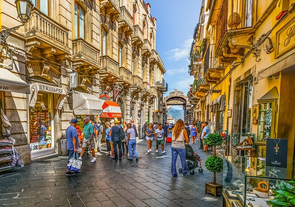 Στη Σικελία πωλούνται σπίτια αντί 1 ευρώ -Ενα περίεργο πρόγραμμα για να σωθούν τα ιστορικά κέντρα πόλεων | iefimerida.gr 8
