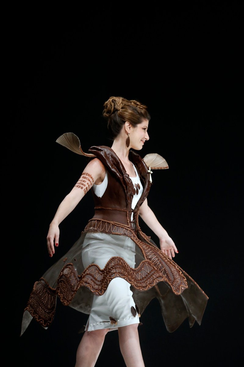 Η πιο γλυκιά έκθεση άνοιξε και φέτος στο Παρίσι -Σοκολάτα σε γλυκά, γλυπτά και ρούχα [εικόνες & βίντεο] | iefimerida.gr 1