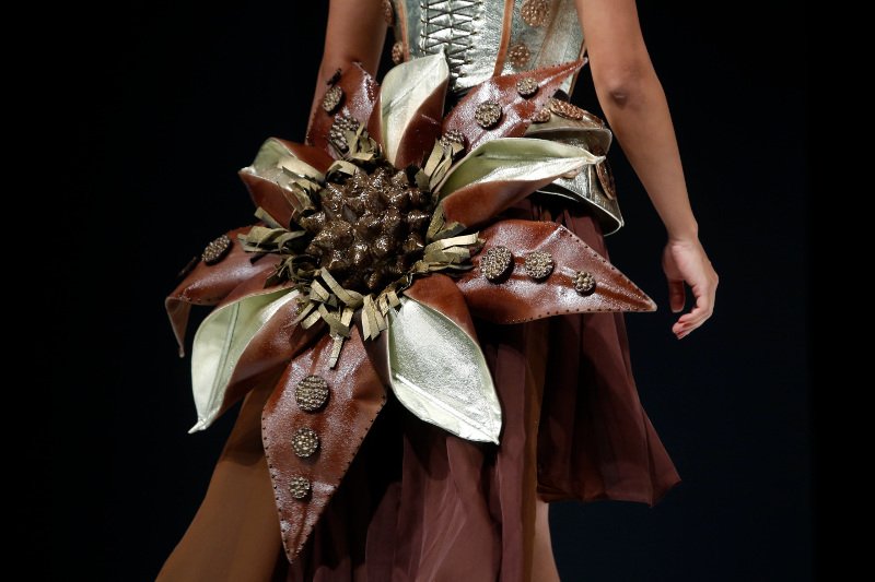 Η πιο γλυκιά έκθεση άνοιξε και φέτος στο Παρίσι -Σοκολάτα σε γλυκά, γλυπτά και ρούχα [εικόνες & βίντεο] | iefimerida.gr 3