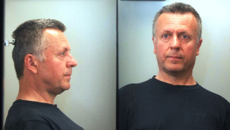 Αυτός είναι ο επιδειξίας της Γλυφάδας -Πήγαινε έξω από σχολεία [εικόνες] | iefimerida.gr 0