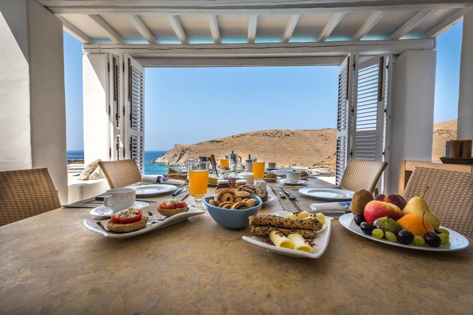 Η πρώην βίλα του Γιάννου Παπαντωνίου στη Σύρο νοικιάζεται για 20.000 ευρώ την εβδομάδα -Απίστευτες ανέσεις [εικόνες & βίντεο] | iefimerida.gr 4