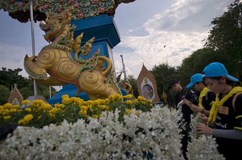 Η κηδεία των 90 εκατ. δολαρίων στην Ταϊλάνδη -Ενα χρόνο την ετοίμαζαν [εικόνες] | iefimerida.gr 3