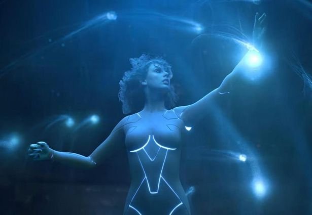 Η Τέιλορ Σουίφτ εμφανίζεται γυμνή σε νέο βιντεοκλίπ [βίντεο]  | iefimerida.gr 3