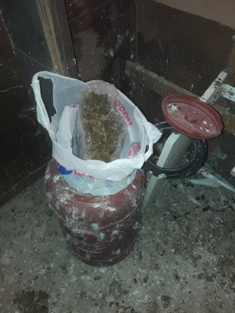 Θεσσαλονίκη: 3 συλλήψεις για ηρωίνη, κάνναβη και παραισθησιογόνα μανιτάρια [εικόνες] | iefimerida.gr 3