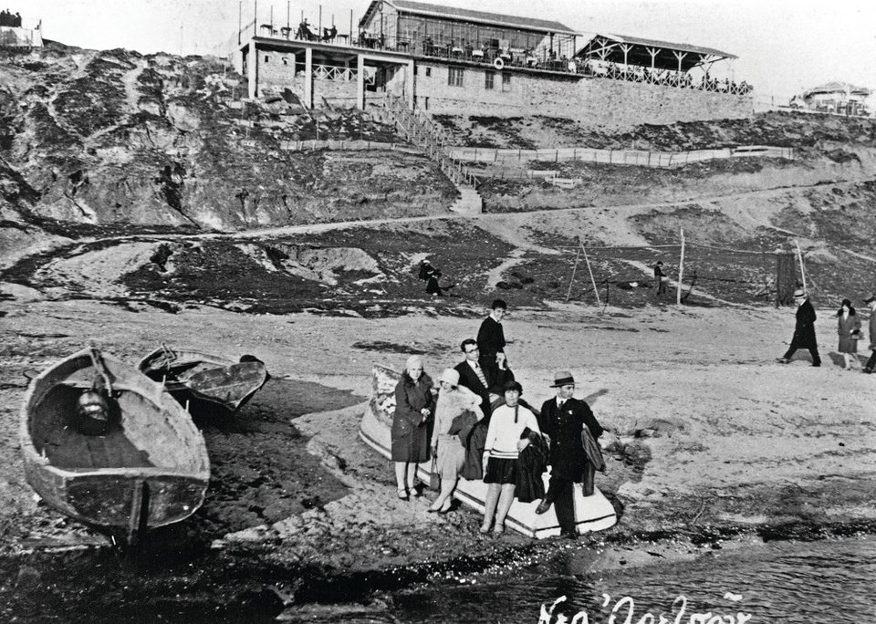 Σπάνιες φωτογραφίες της Θεσσαλονίκης του 1900  -Aρκουδιάρηδες, αστοί, εργάτες [εικόνες]  | iefimerida.gr 2