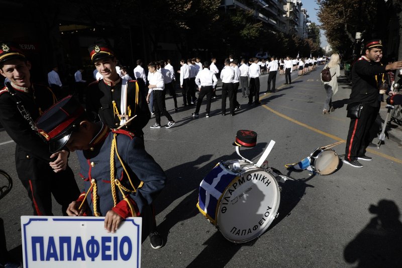 Η μαθητική παρέλαση της Θεσσαλονίκης σε 20 φωτογραφικά καρέ [εικόνες] | iefimerida.gr 12