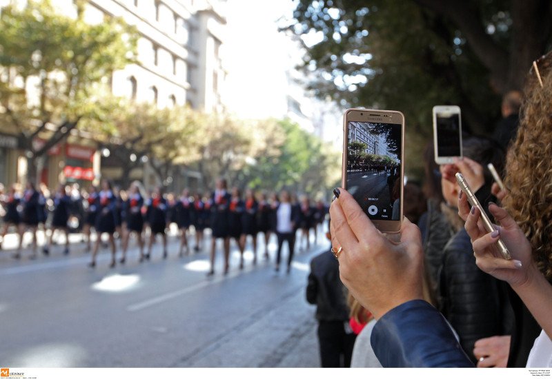 Η μαθητική παρέλαση της Θεσσαλονίκης σε 20 φωτογραφικά καρέ [εικόνες] | iefimerida.gr 15