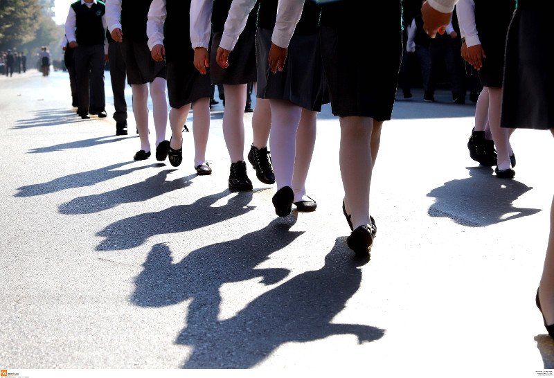 Η μαθητική παρέλαση της Θεσσαλονίκης σε 20 φωτογραφικά καρέ [εικόνες] | iefimerida.gr 19